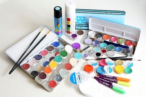 Необхідні матеріали для аквагриму